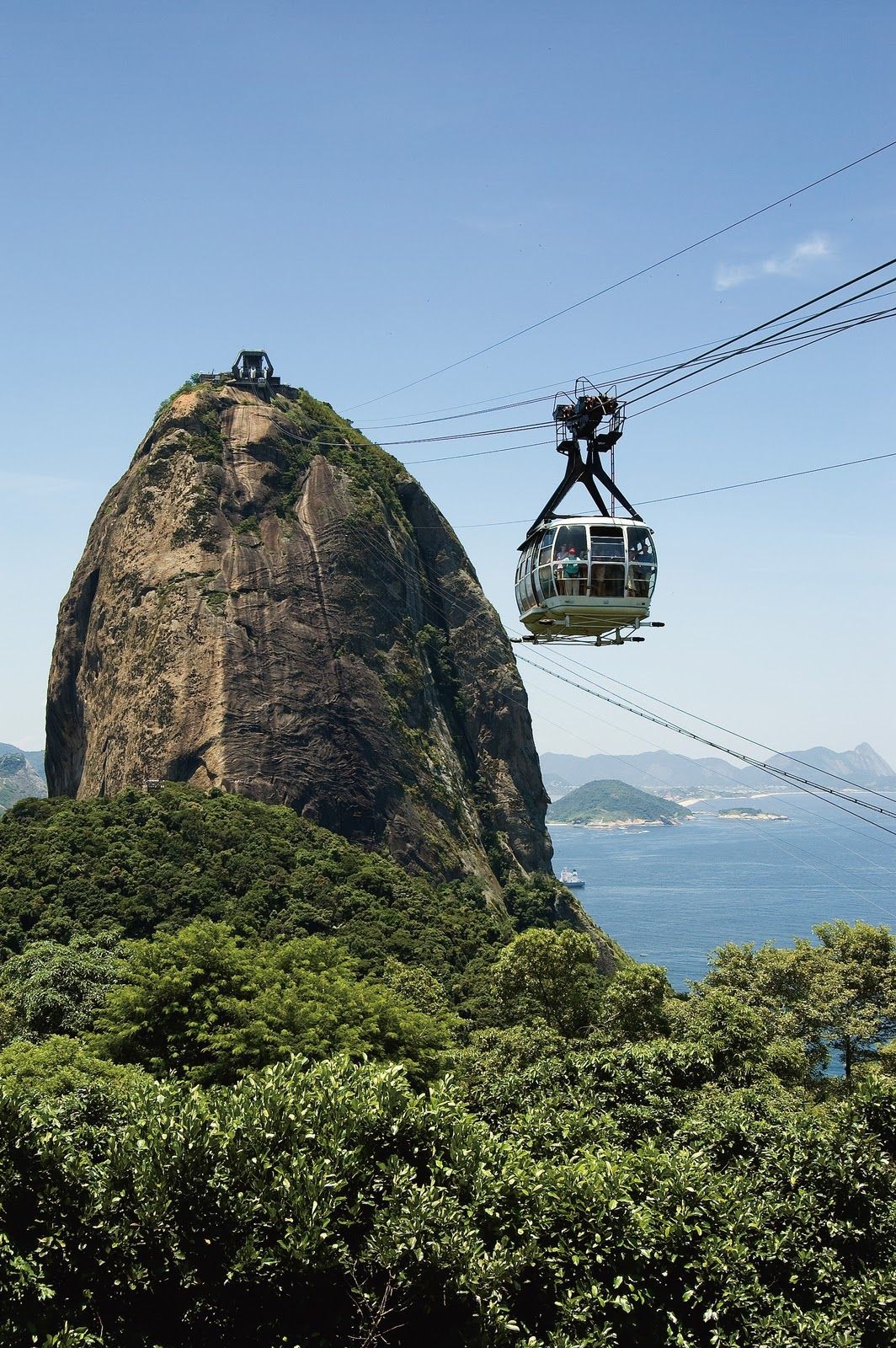 Teleférico ascendiendo al Pão de Açúcar, Río de Janeiro
